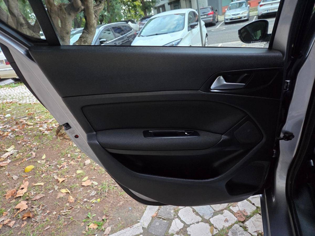peugeot-308-2019-gasolina-1199cc