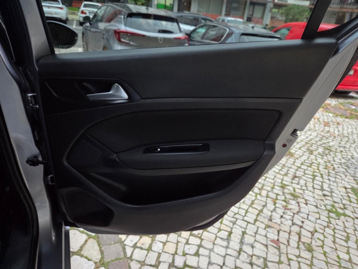 peugeot-308-2019-gasolina-1199cc