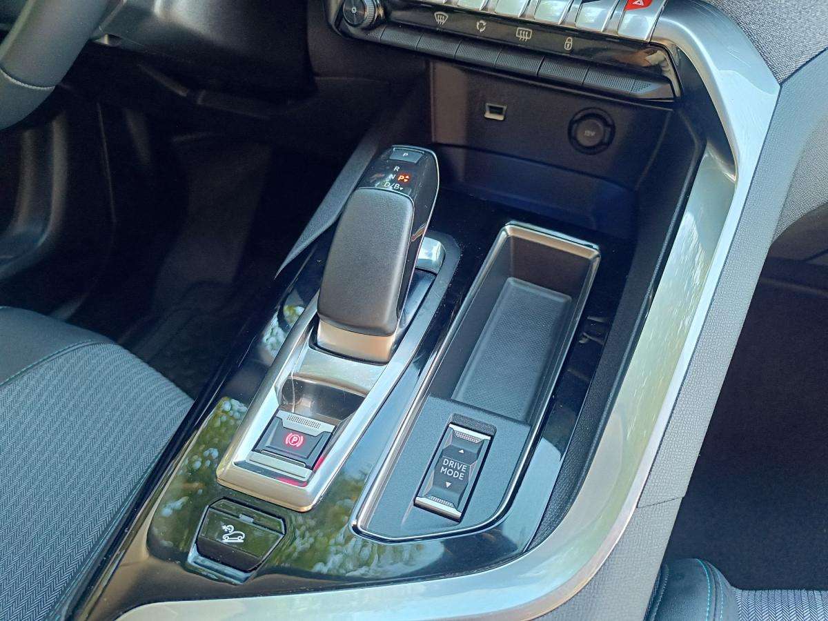 peugeot-3008-2022-hibrido-a-gasolina-1598cc