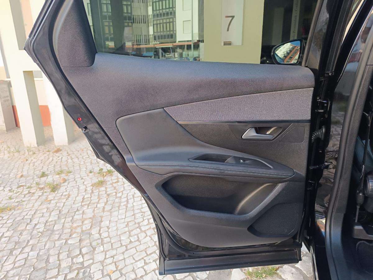 peugeot-3008-2022-hibrido-a-gasolina-1598cc