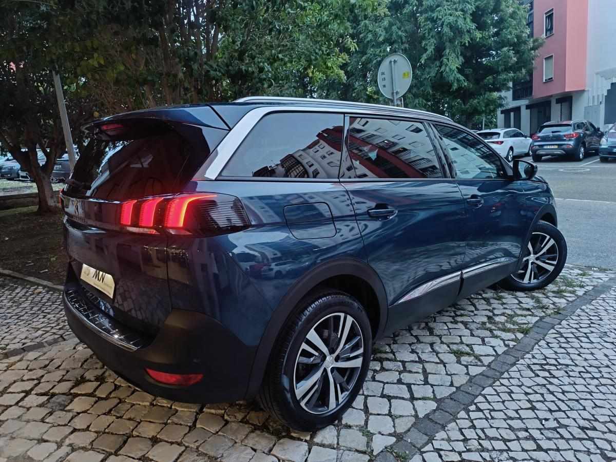 peugeot-5008-2023-gasolina-1199cc