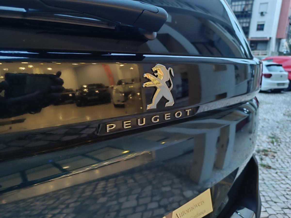 peugeot-5008-2023-gasolina-1199cc