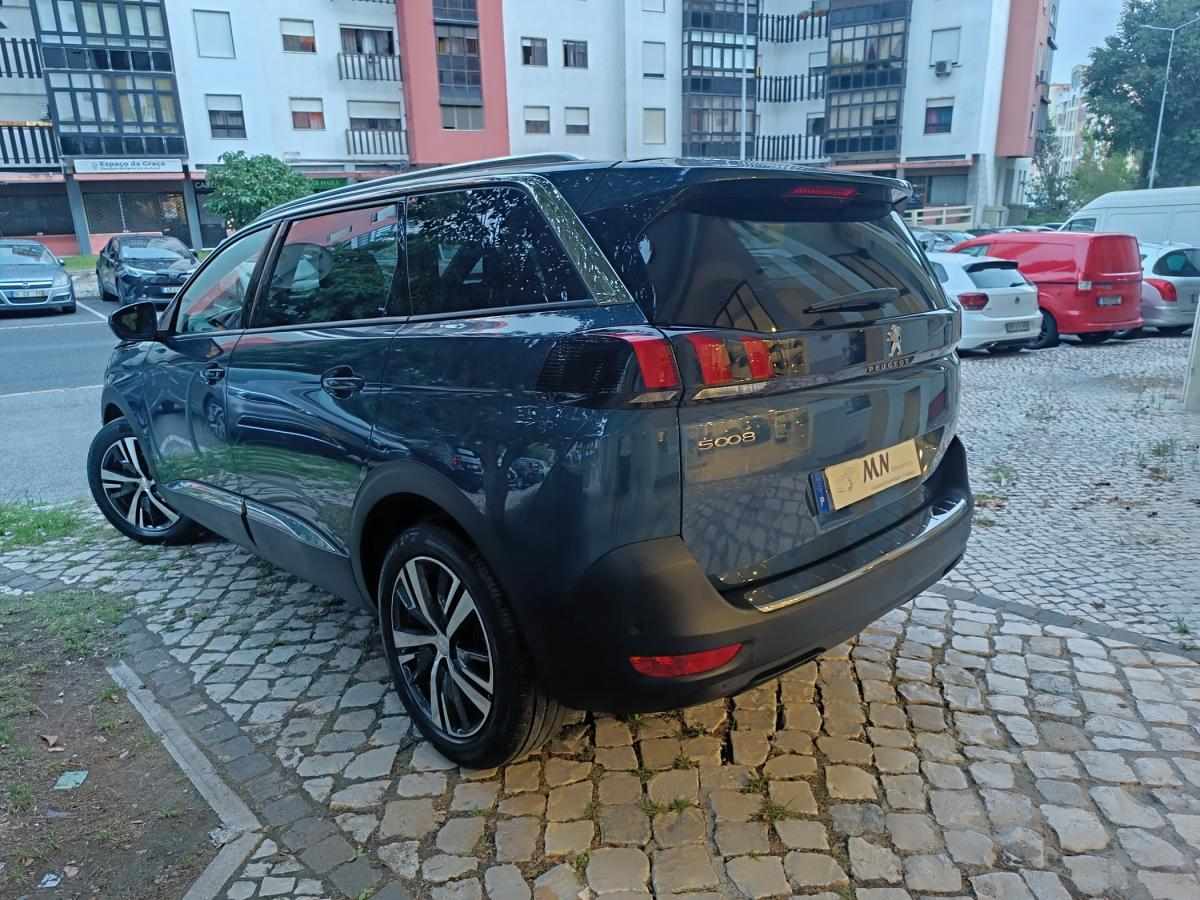 peugeot-5008-2023-gasolina-1199cc