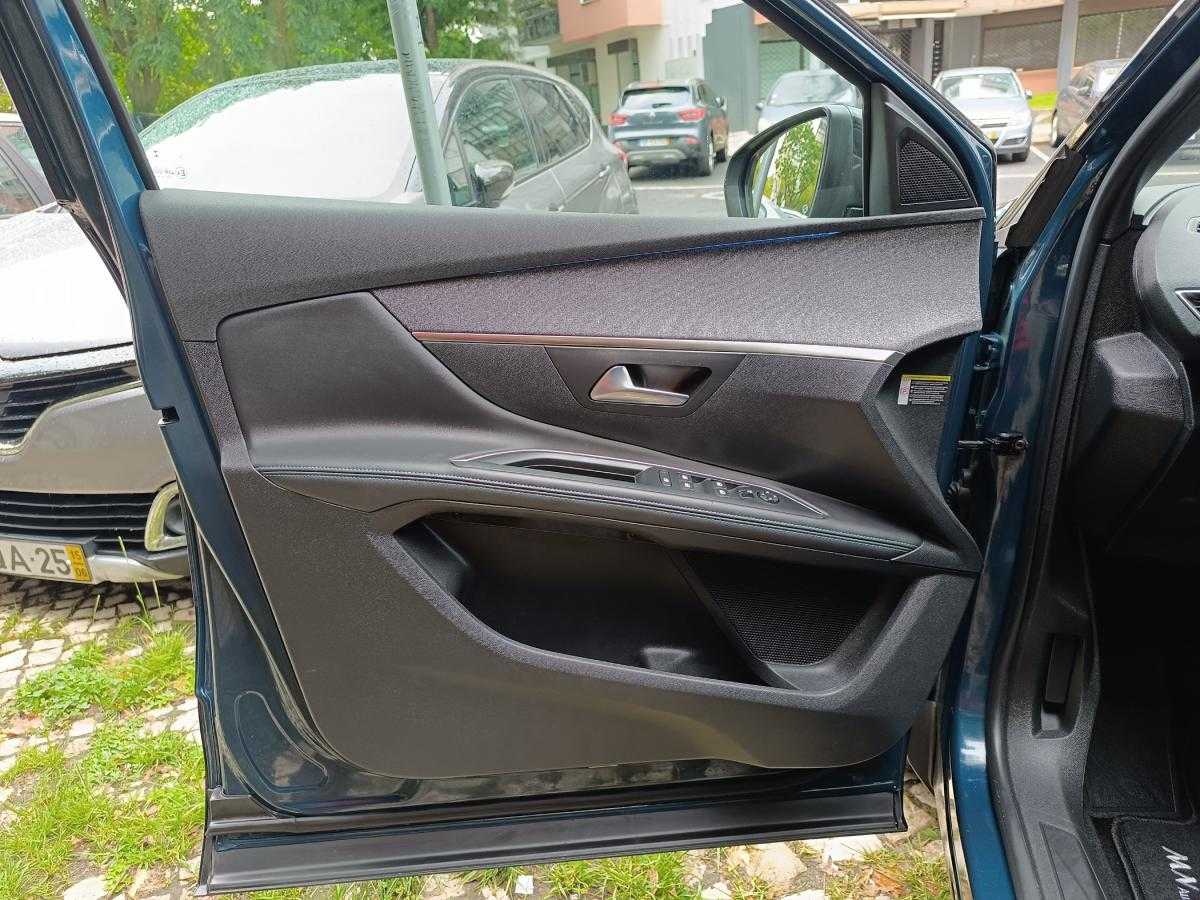 peugeot-5008-2023-gasolina-1199cc