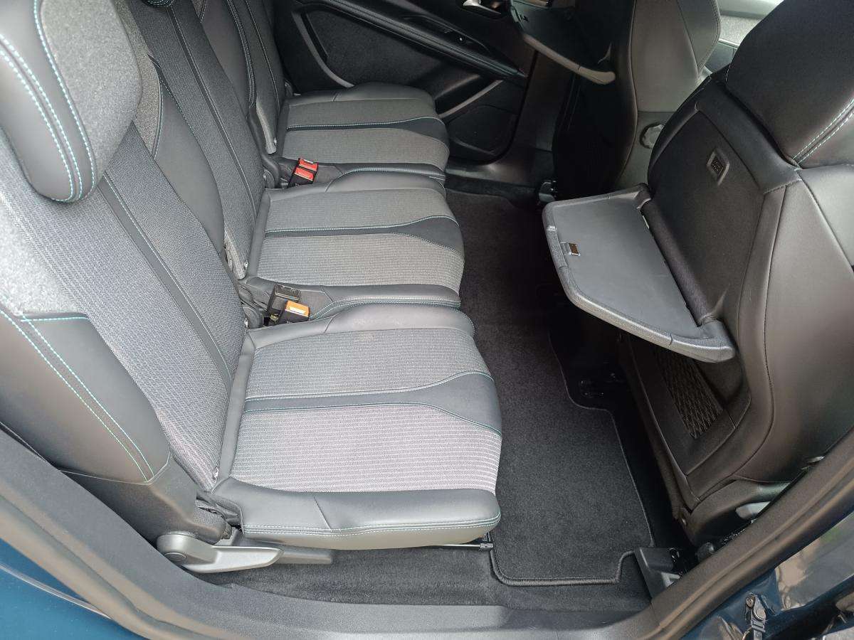 peugeot-5008-2023-gasolina-1199cc