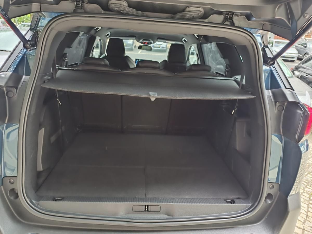 peugeot-5008-2023-gasolina-1199cc