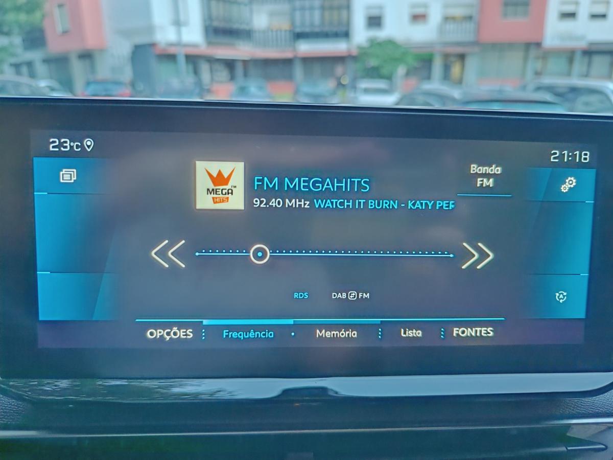 peugeot-5008-2023-gasolina-1199cc