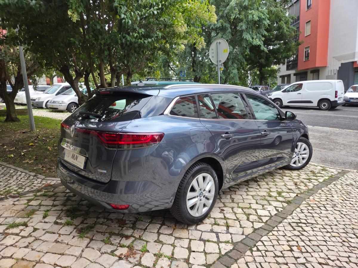 renault-megane-sport-tourer-2022-hibrido-a-gasolina-1598cc