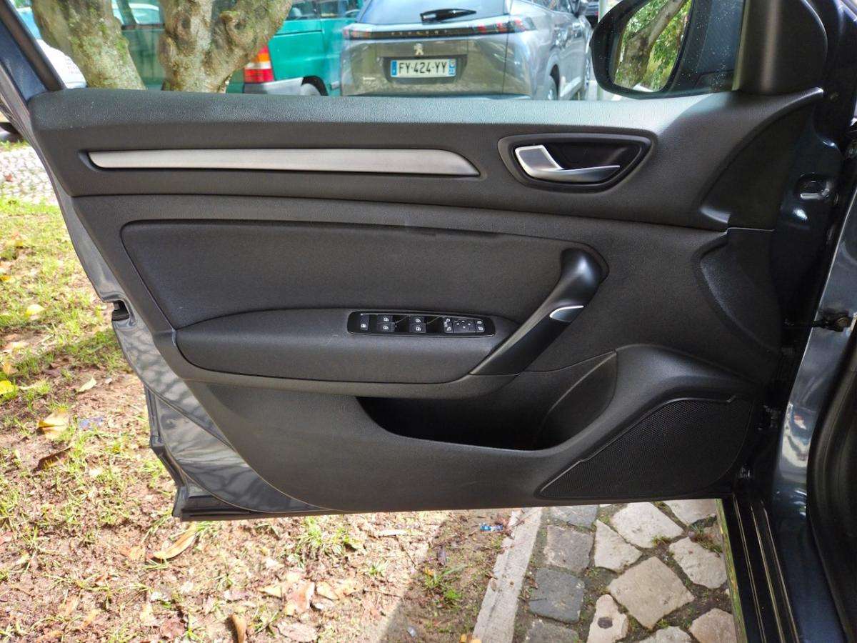 renault-megane-sport-tourer-2022-hibrido-a-gasolina-1598cc