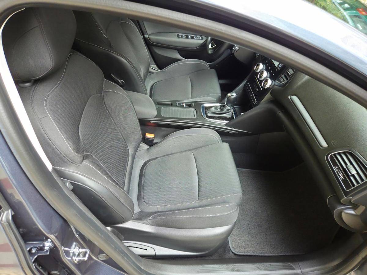 renault-megane-sport-tourer-2022-hibrido-a-gasolina-1598cc