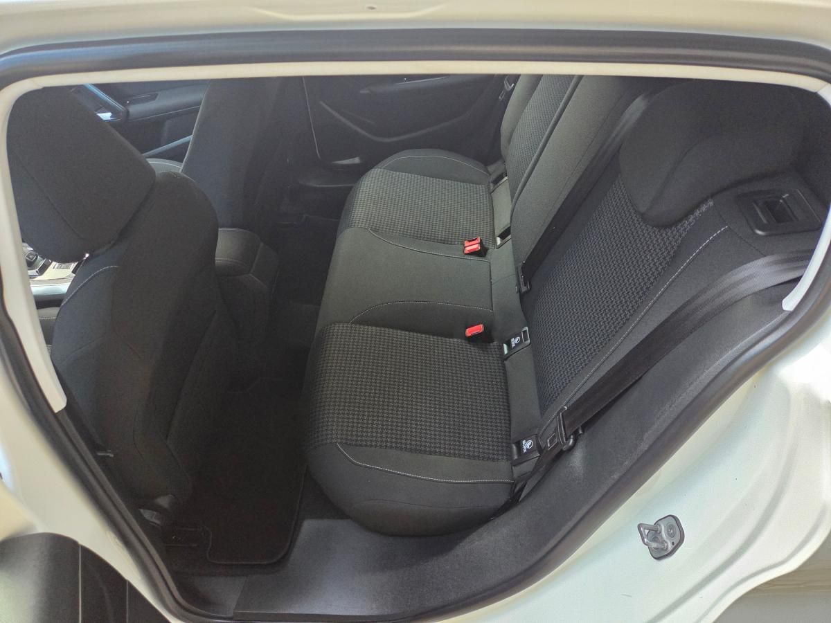 peugeot-308-2021-gasolina-1199cc