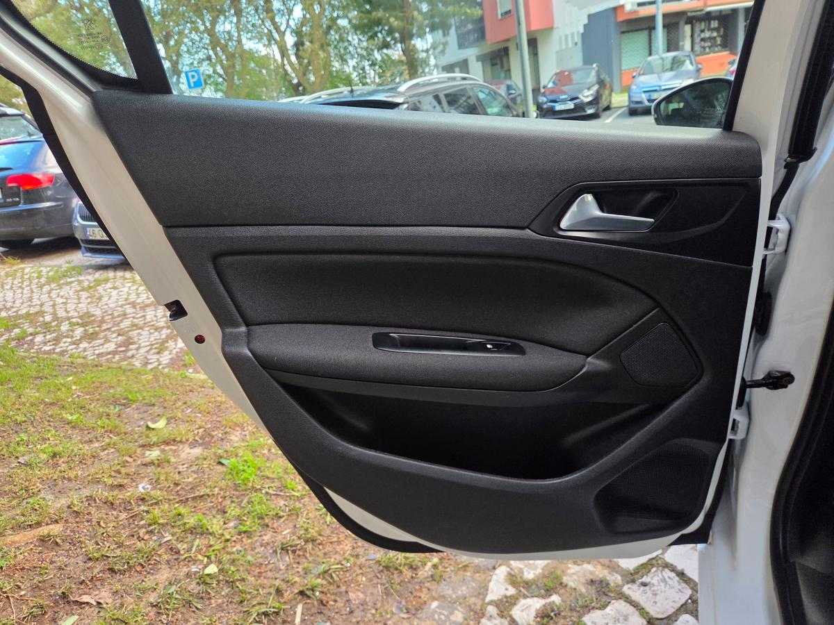 peugeot-308-2021-gasolina-1199cc
