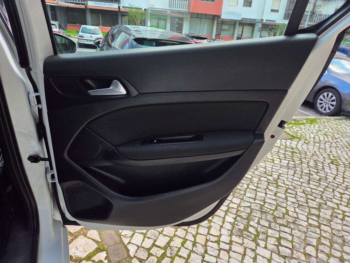 peugeot-308-2021-gasolina-1199cc
