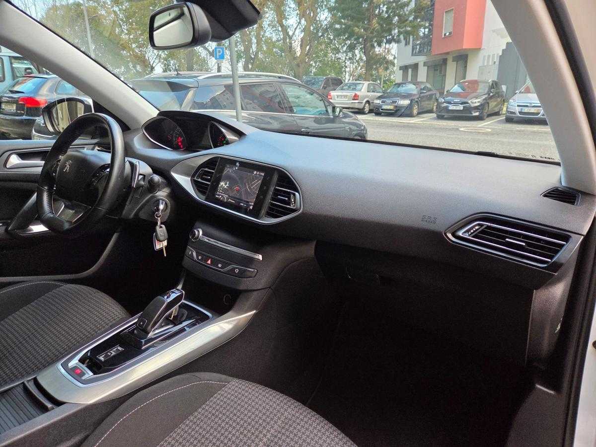 peugeot-308-2021-gasolina-1199cc