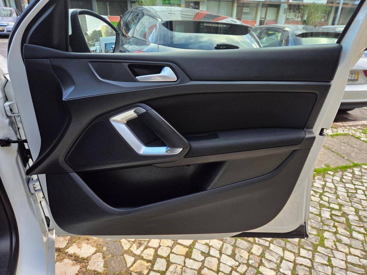 peugeot-308-2021-gasolina-1199cc