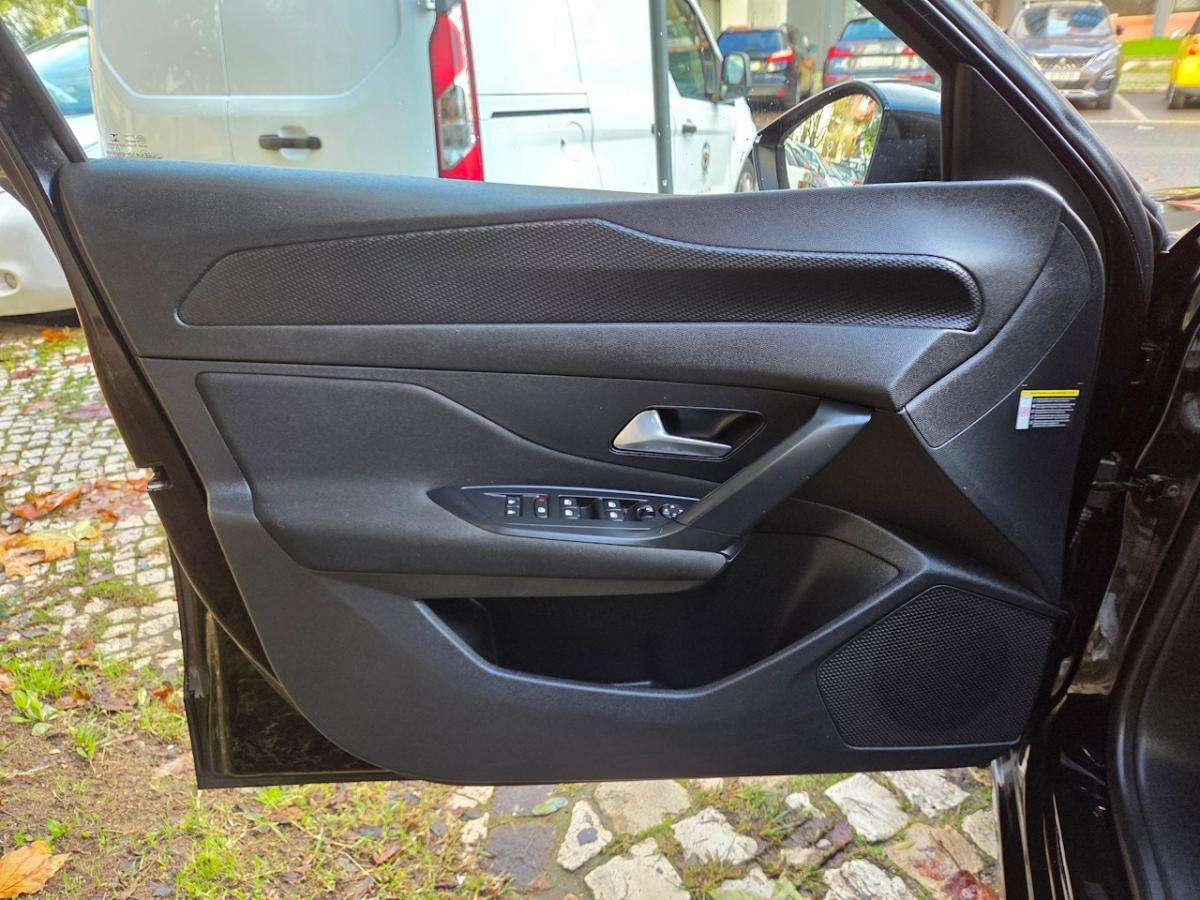 peugeot-308-sw-2023-hibrido-a-gasolina-1598cc
