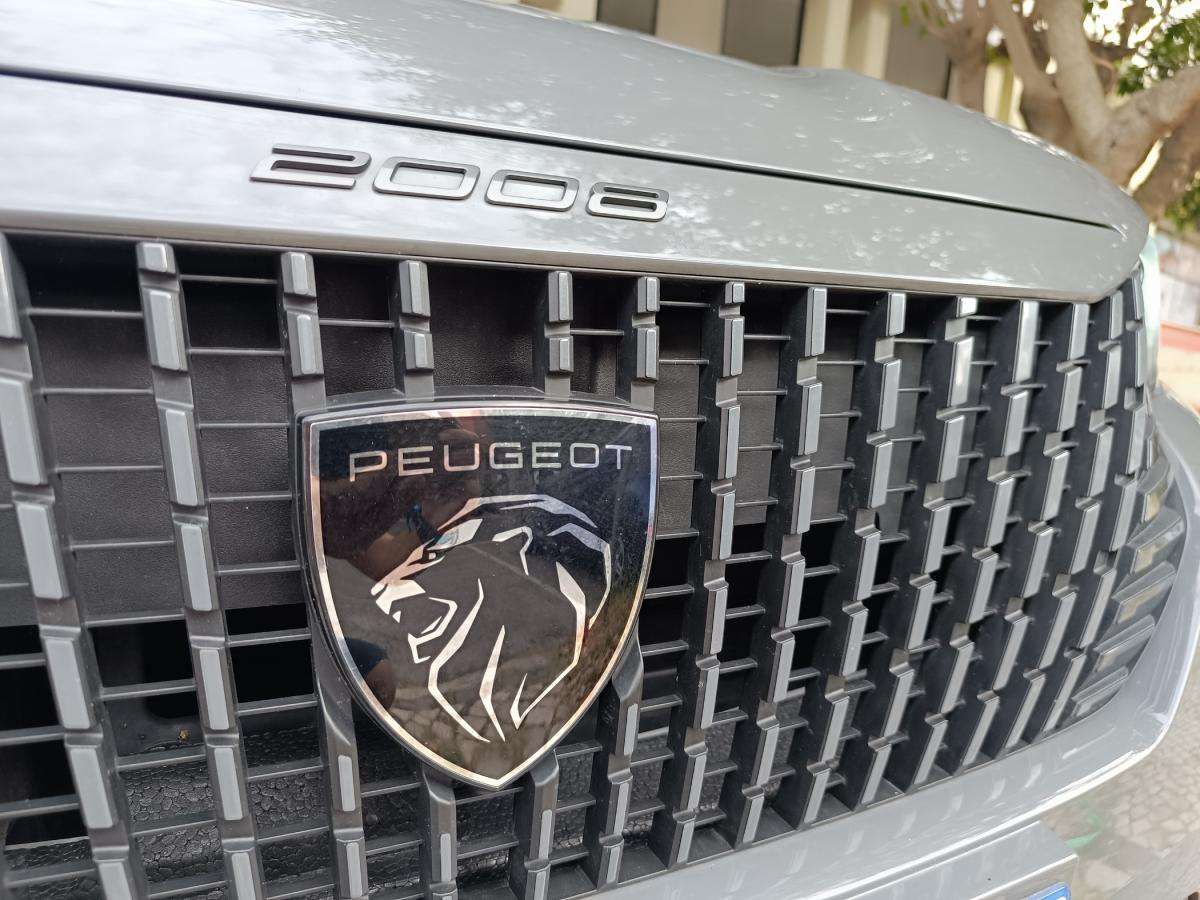 peugeot-2008-2023-gasolina-1199cc