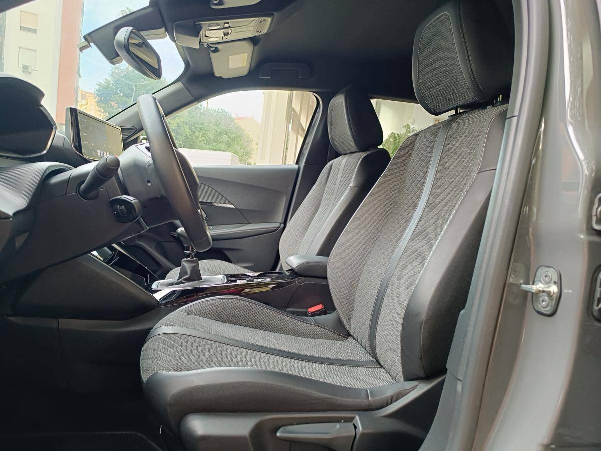 peugeot-2008-2023-gasolina-1199cc