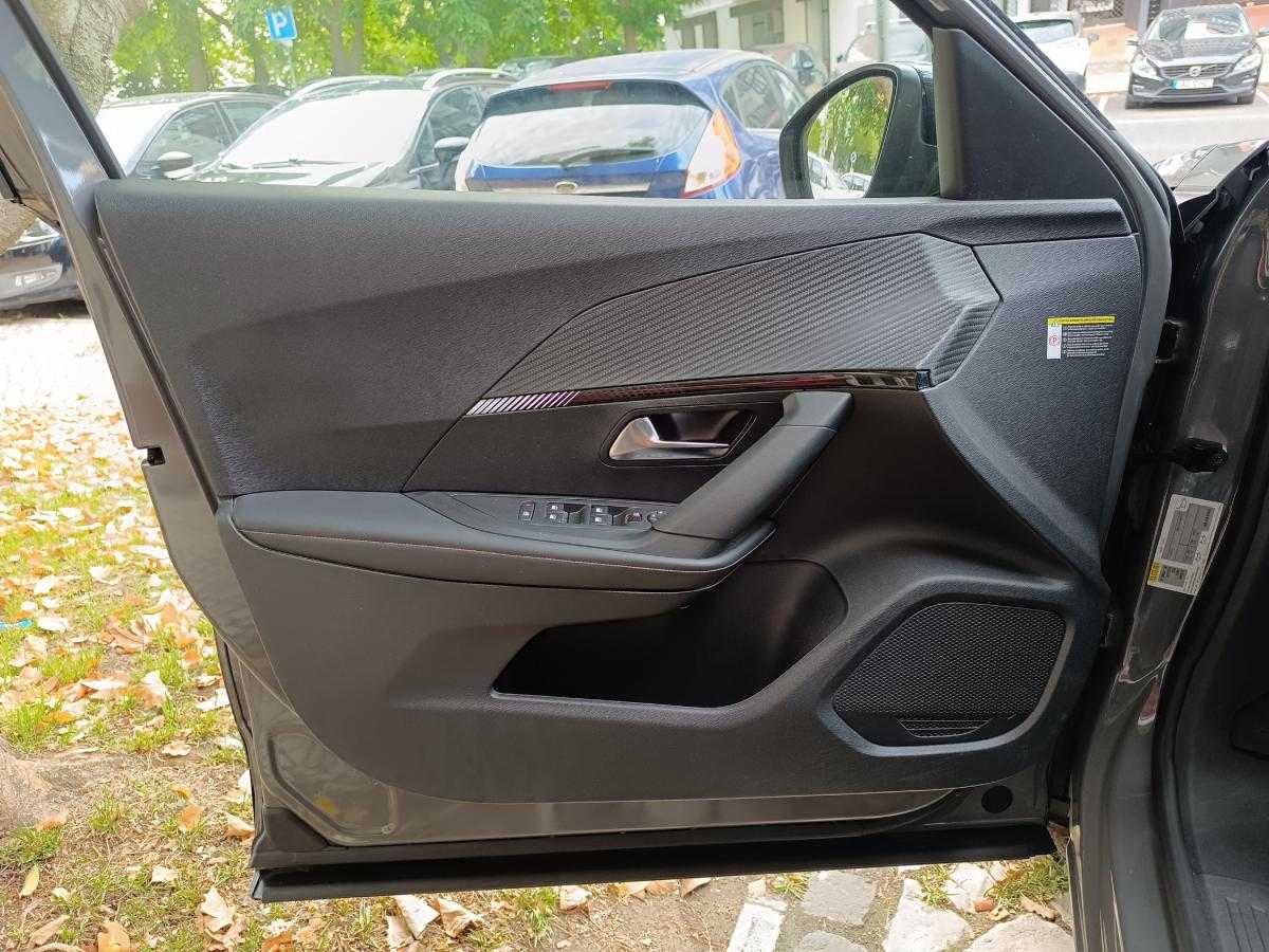 peugeot-2008-2023-gasolina-1199cc