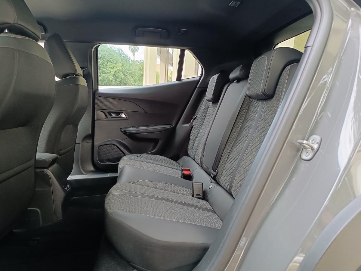 peugeot-2008-2023-gasolina-1199cc