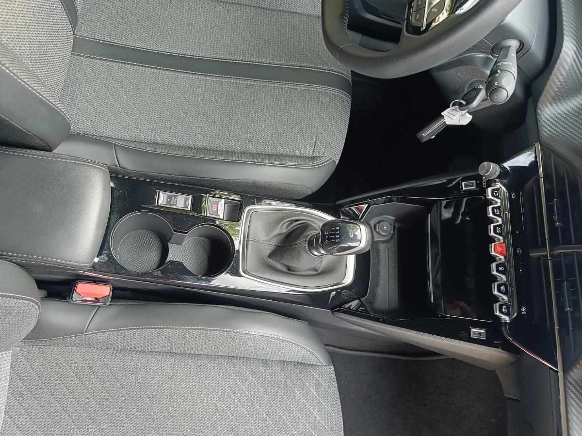 peugeot-2008-2023-gasolina-1199cc