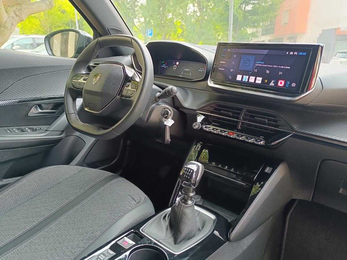 peugeot-2008-2023-gasolina-1199cc