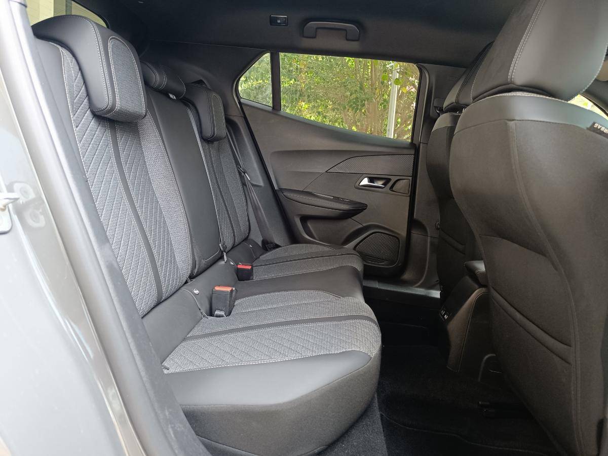 peugeot-2008-2023-gasolina-1199cc