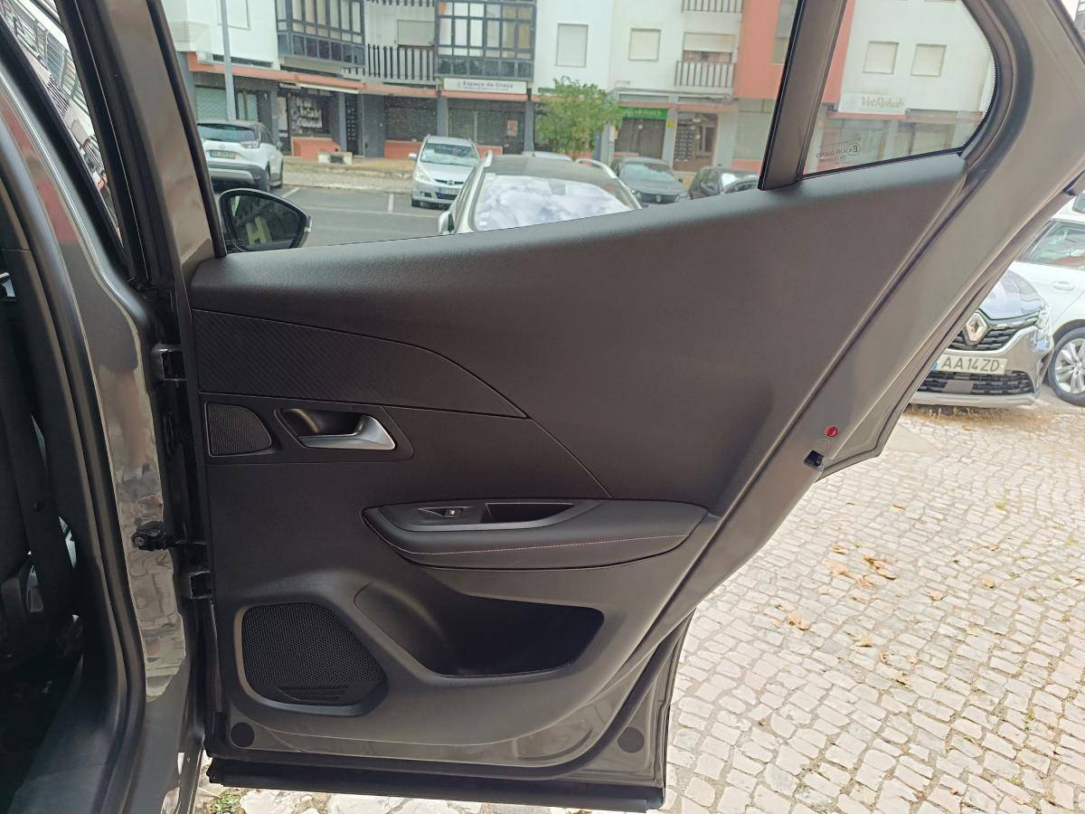 peugeot-2008-2023-gasolina-1199cc