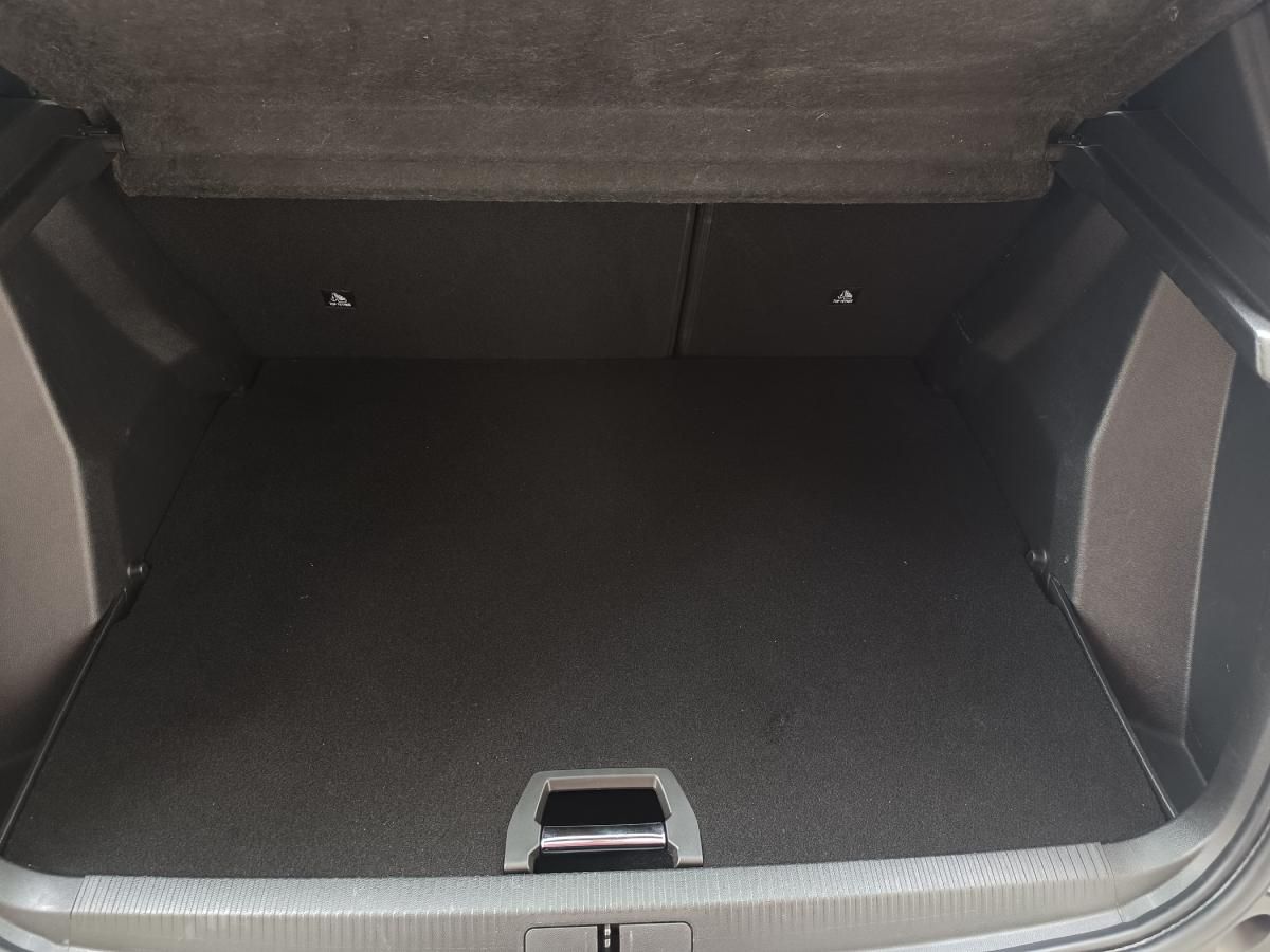 peugeot-2008-2023-gasolina-1199cc