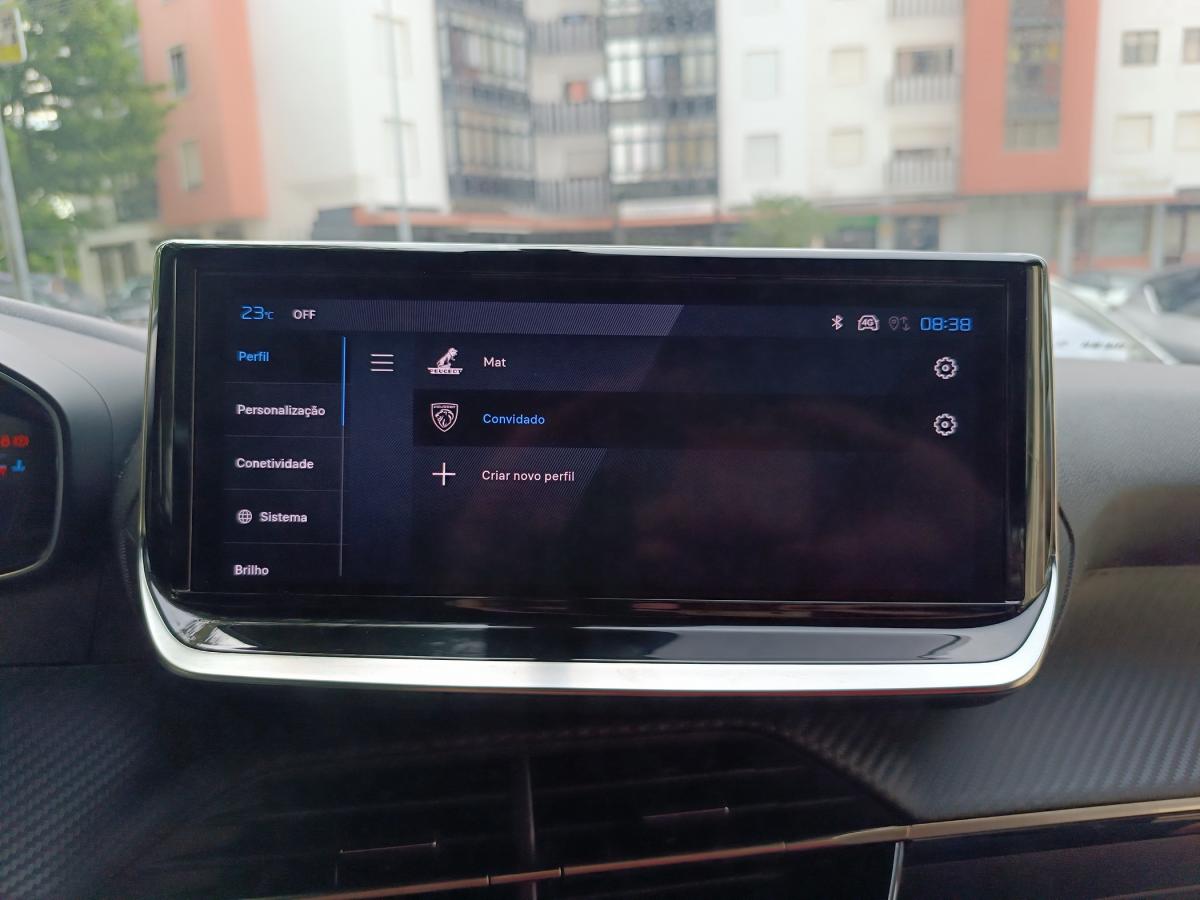 peugeot-2008-2023-gasolina-1199cc