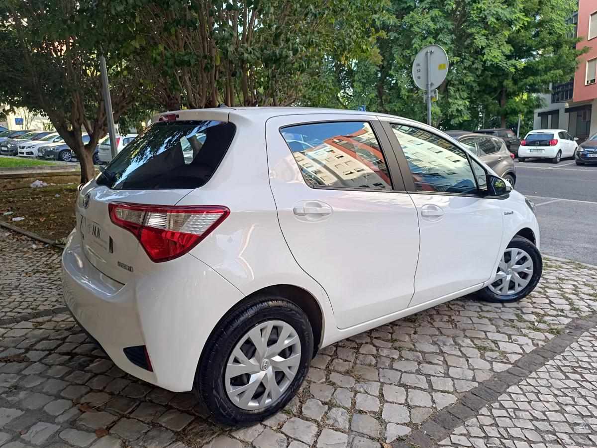 toyota-yaris-2020-hibrido-a-gasolina-1497cc
