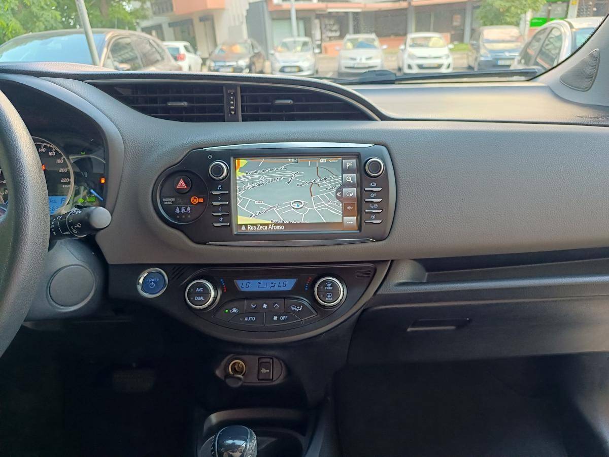 toyota-yaris-2020-hibrido-a-gasolina-1497cc