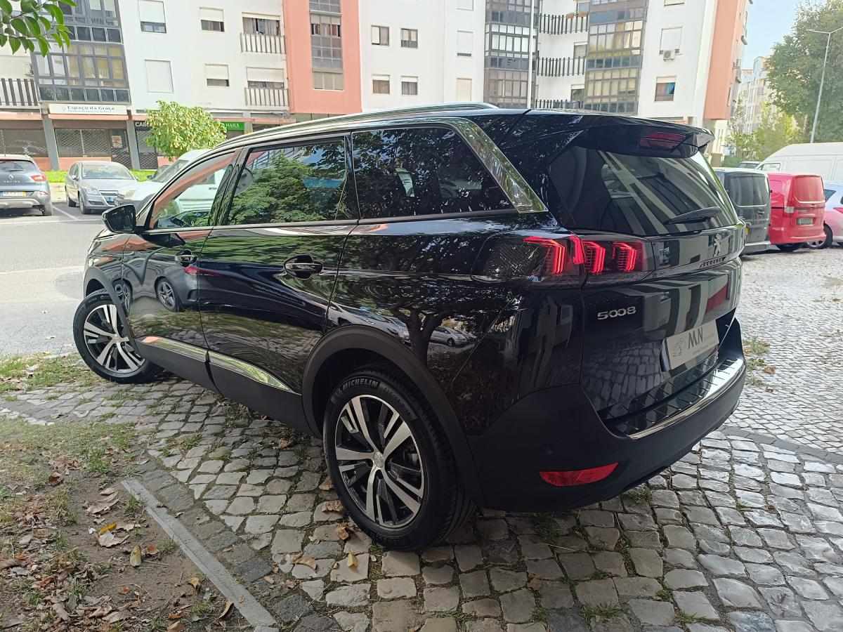 peugeot-5008-2023-gasolina-1199cc