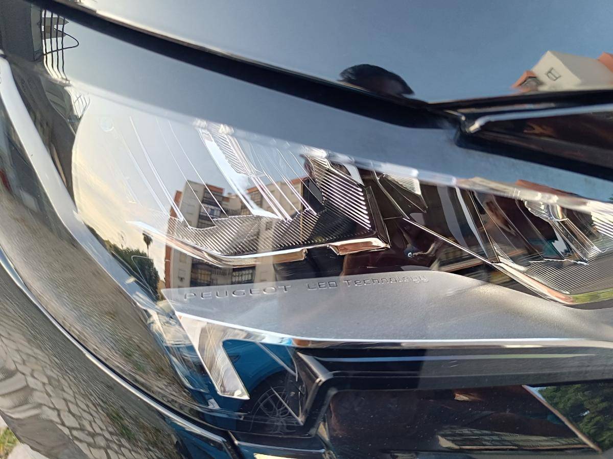 peugeot-5008-2023-gasolina-1199cc