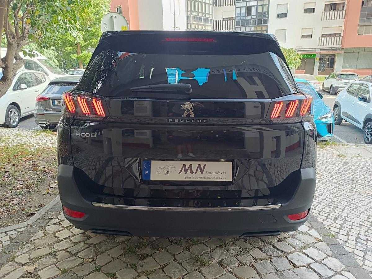 peugeot-5008-2023-gasolina-1199cc