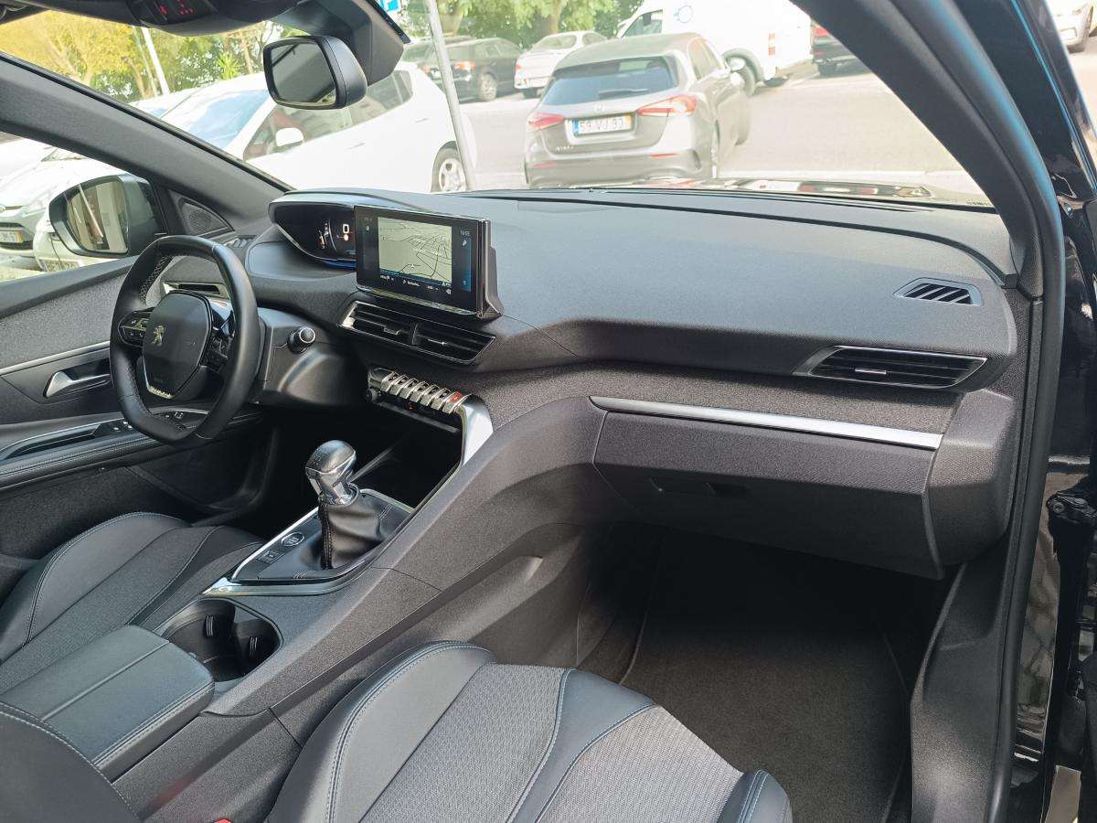 peugeot-5008-2023-gasolina-1199cc