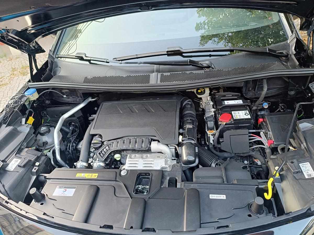 peugeot-5008-2023-gasolina-1199cc