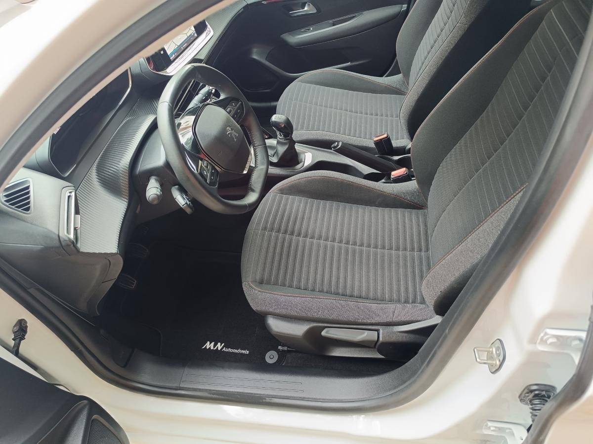 peugeot-208-2021-gasolina-1199cc