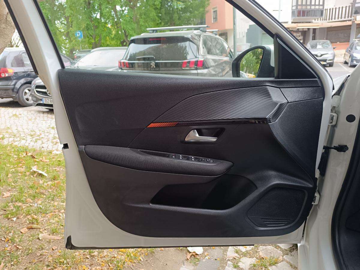 peugeot-208-2021-gasolina-1199cc