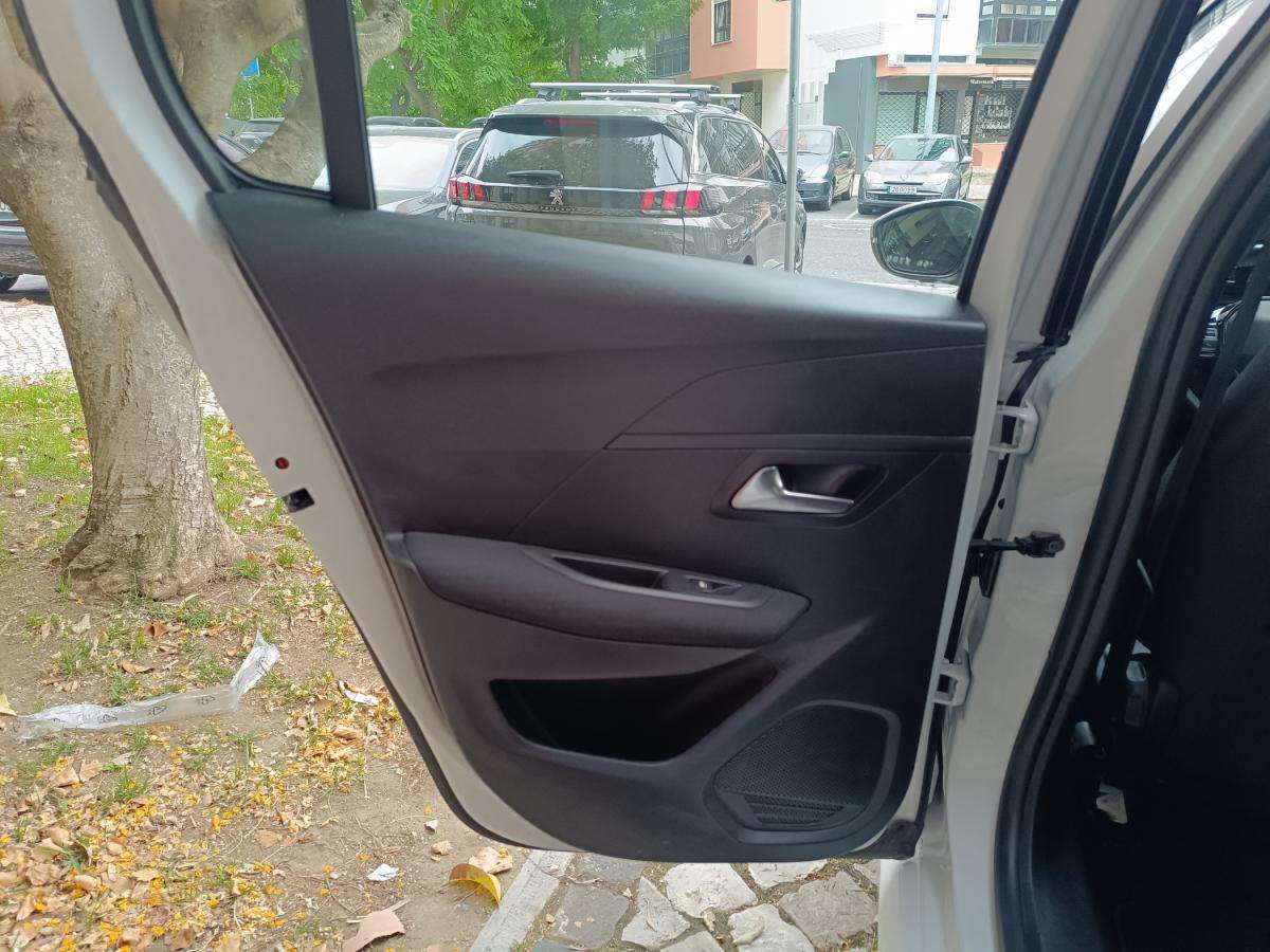 peugeot-208-2021-gasolina-1199cc
