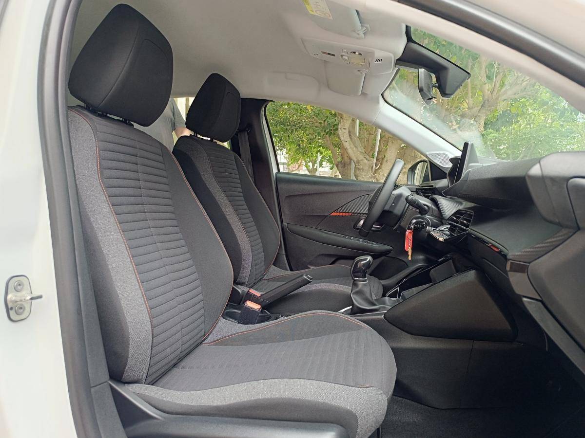 peugeot-208-2021-gasolina-1199cc