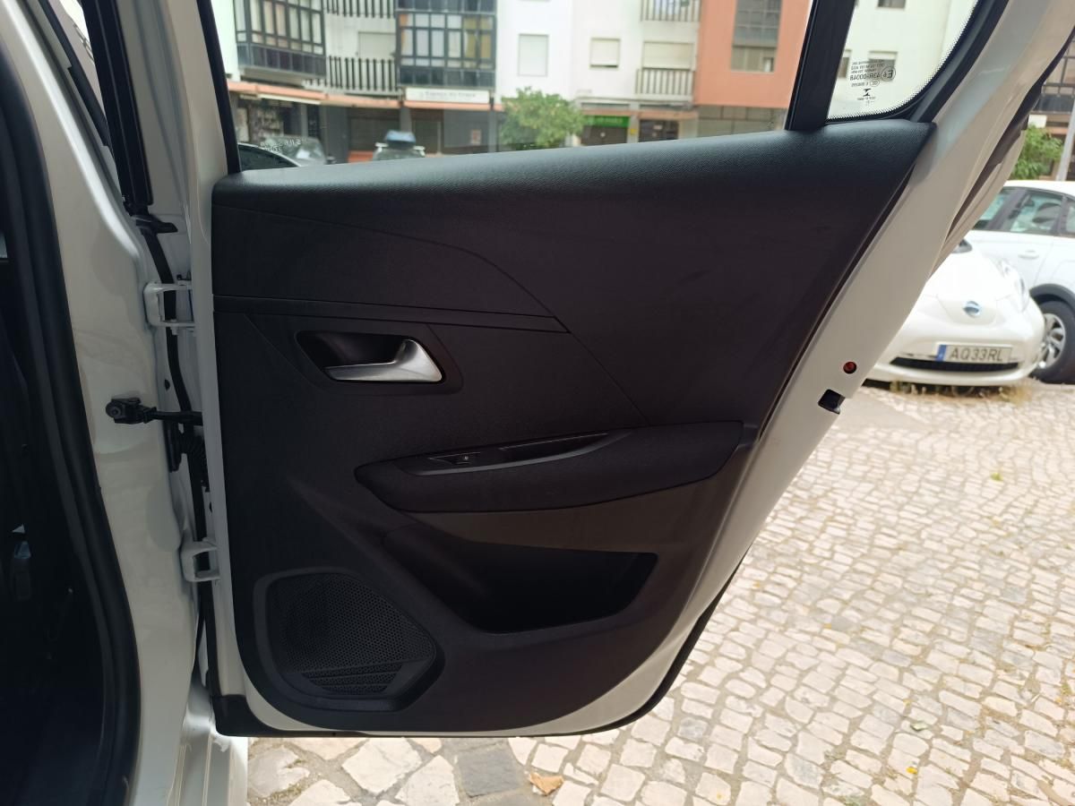 peugeot-208-2021-gasolina-1199cc