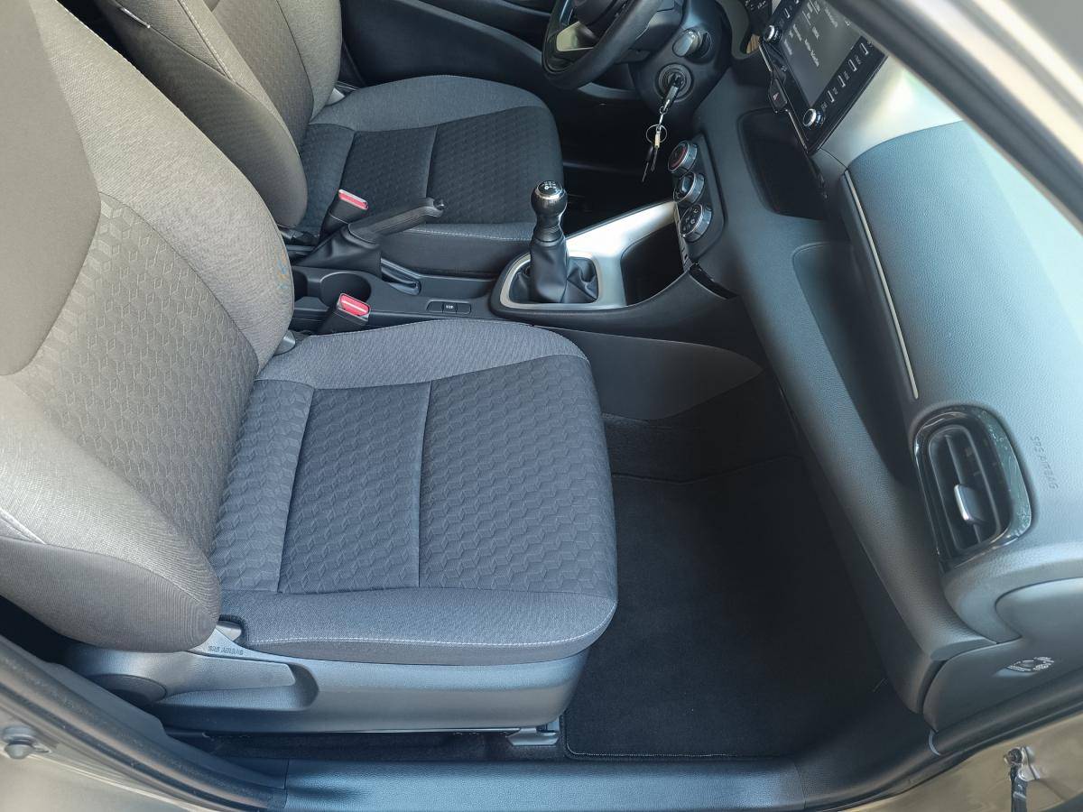 toyota-yaris-2023-gasolina-998cc