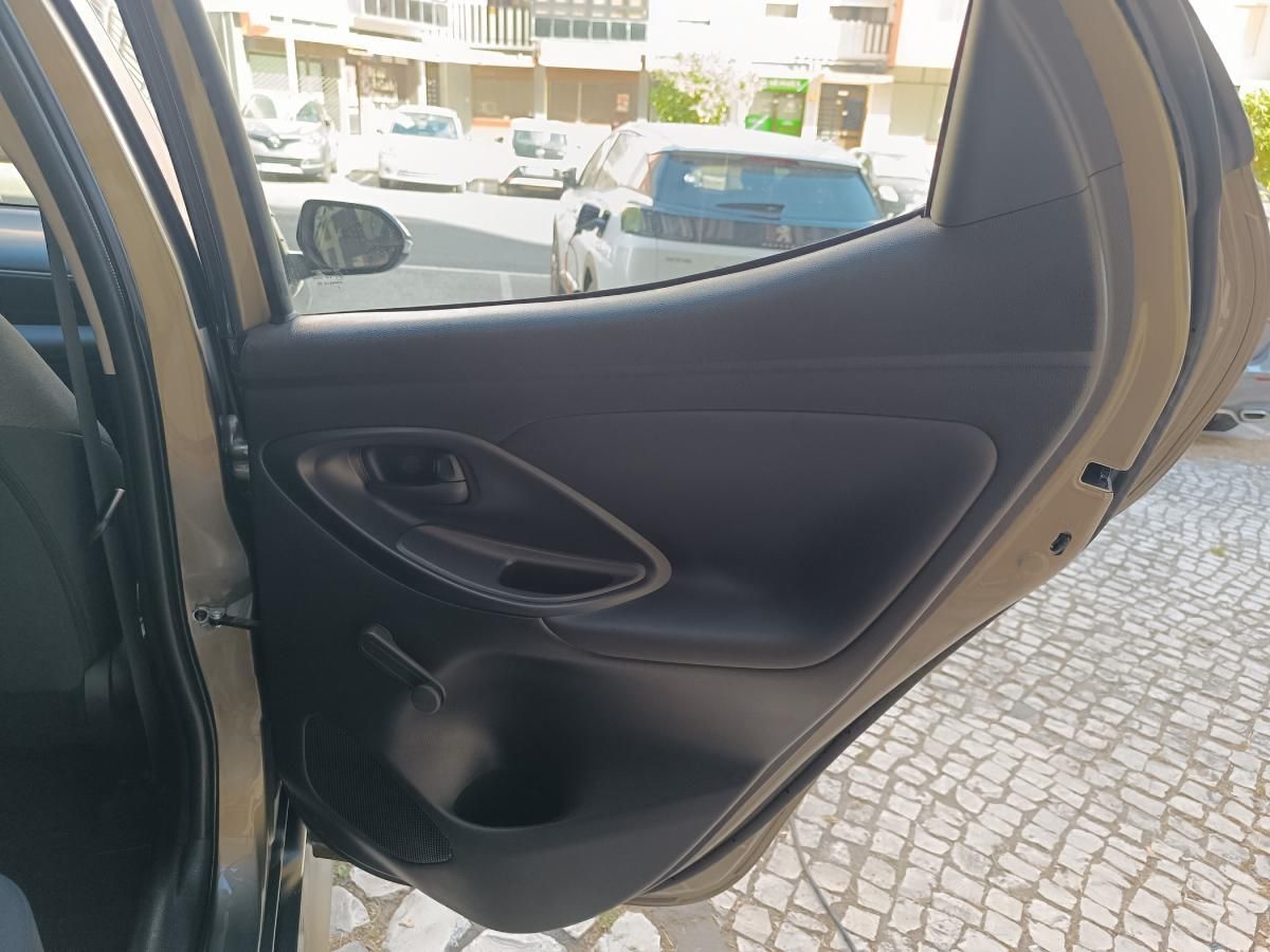 toyota-yaris-2023-gasolina-998cc