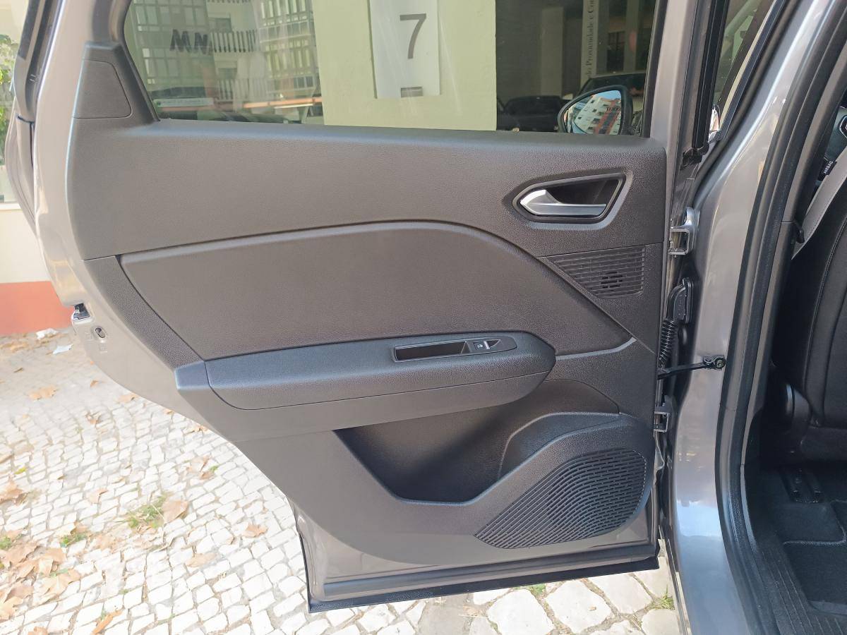 renault-captur-2021-hibrido-a-gasolina-1598cc