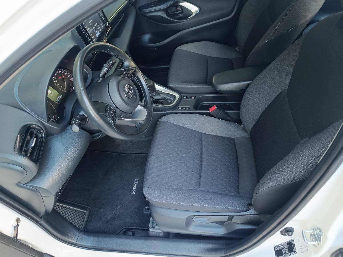 toyota-yaris-2022-hibrido-a-gasolina-1490cc