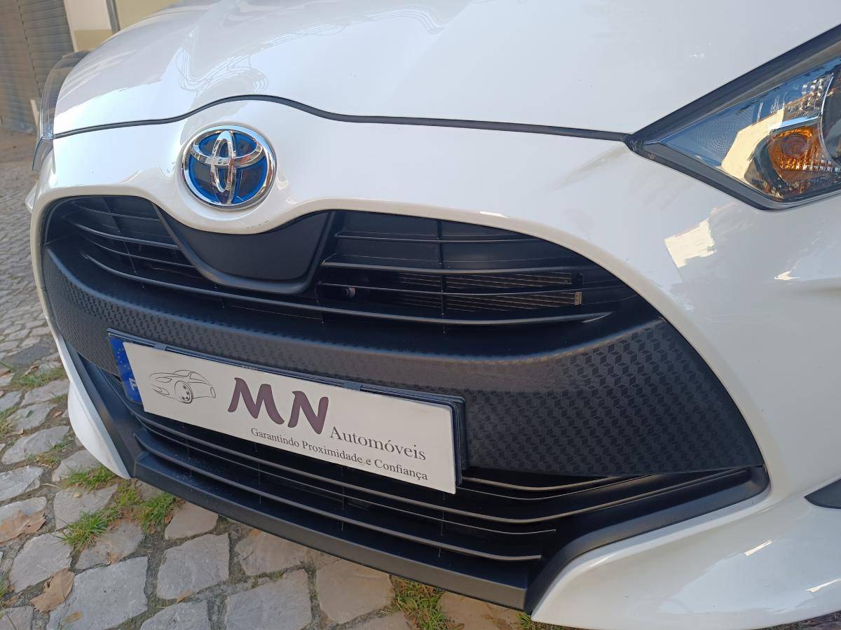 toyota-yaris-2022-hibrido-a-gasolina-1490cc