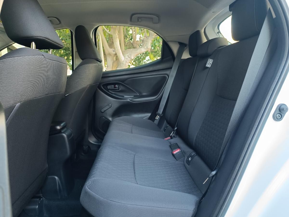 toyota-yaris-2022-hibrido-a-gasolina-1490cc