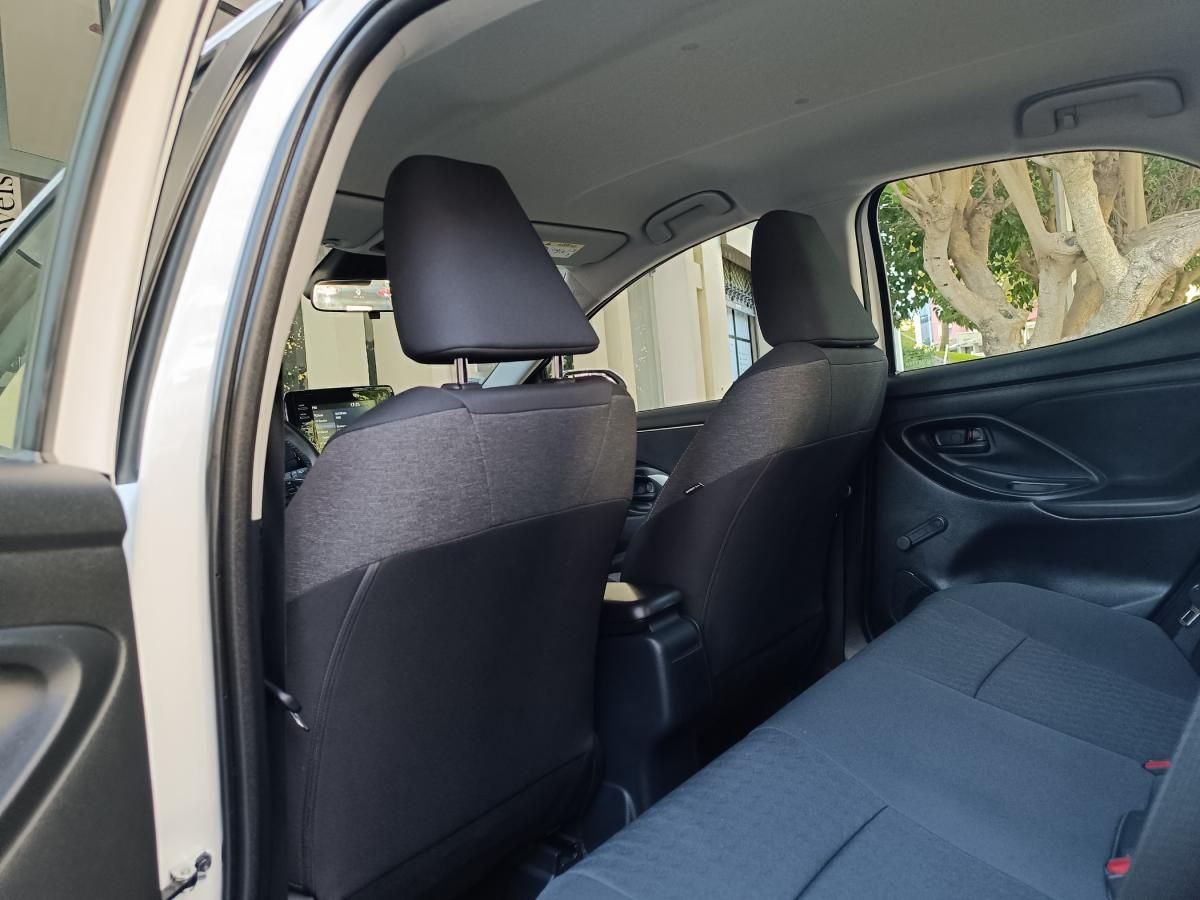 toyota-yaris-2022-hibrido-a-gasolina-1490cc