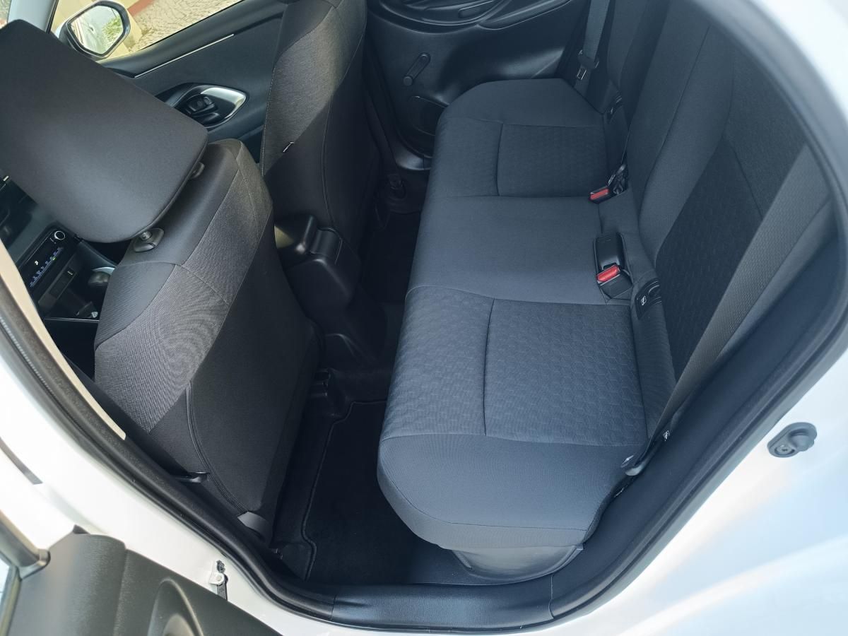 toyota-yaris-2022-hibrido-a-gasolina-1490cc